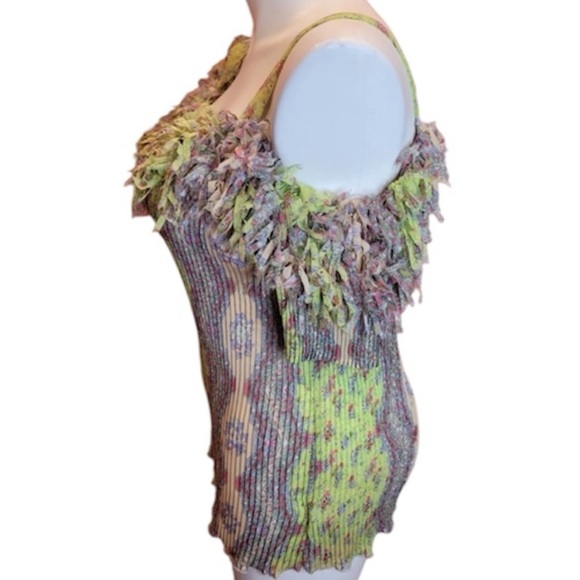 Kaely N-MAX Floral pleated cold shoulder short sleeve Top blouse fringe Sz L - Picture 2 of 6